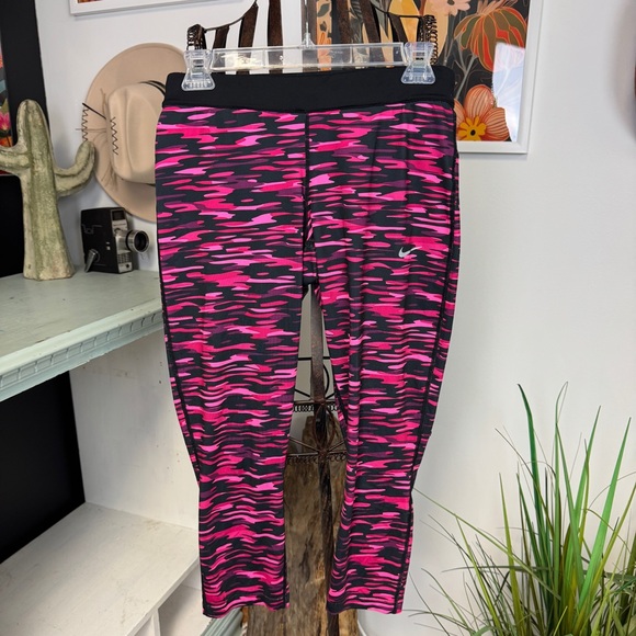NIKE | live fast live fearless ankle cropped leggings | M - Picture 1 of 5